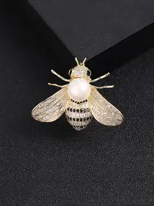 Elegant Pearl Zircon Bee Brooch, Lapel Brooch, Unique Fashion Accessory, Perfect for Blazers and Coats, All-Season Wear, Adorable Pin Design