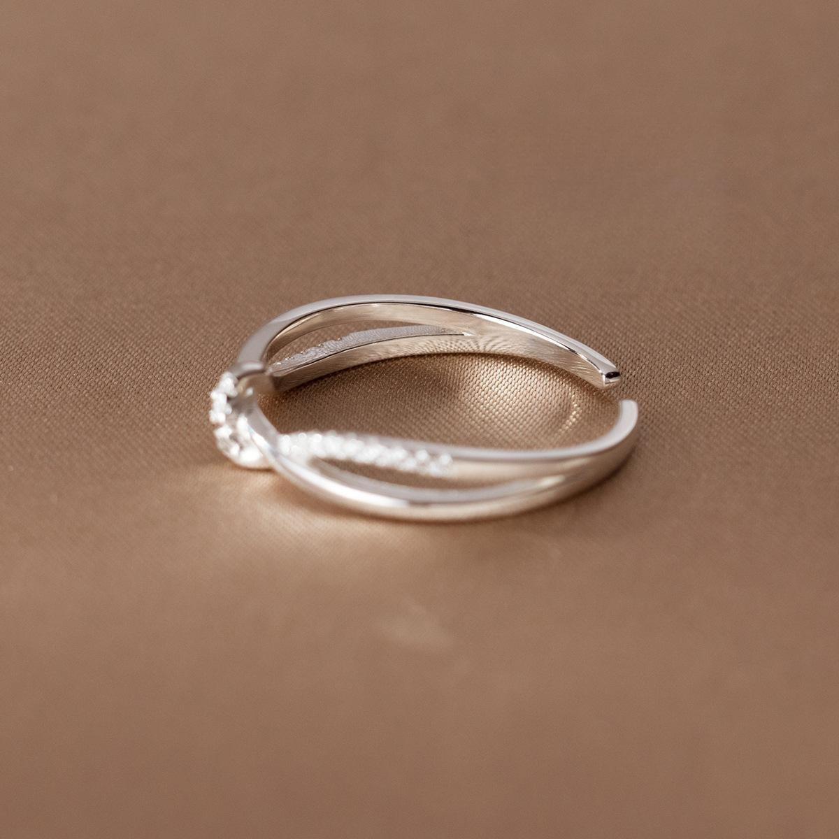 Minimalist Intertwined Knot Sparkle Ring for Women, Dainty Polished Crisscross Band Ring, Elegant Adjustable Statement Ring, Trendy Aesthetic Daily Wear Jewelry, Timeless Anniversary Gift for Her