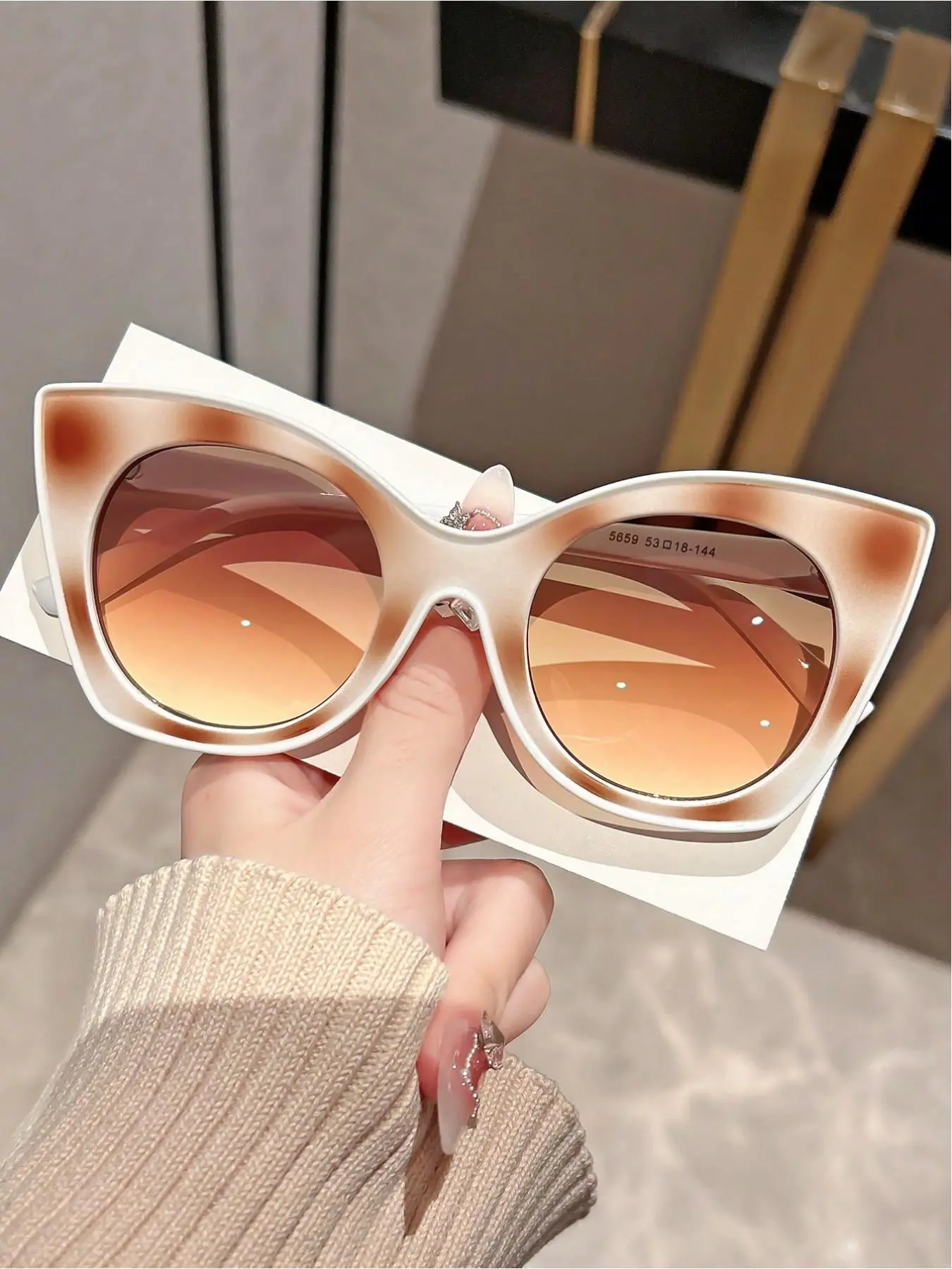 Trendy Tortoiseshell Cat Eye Frame Glasses, Vintage Casual Full Rim Glasses for Women, Fashion Accessories for Everyday Use and Outdoor Activities, Trendy Beach Eyewear