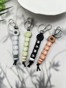 Daisy Mama Letter Beaded Keychain, Silicone Printed Mama Letter Charm Wristlet Key Ring, Bag Pendant Gift for Mom