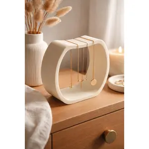 3D Printed Necklace Holder – Modern Jewelry Display Stand for Necklaces and Chains