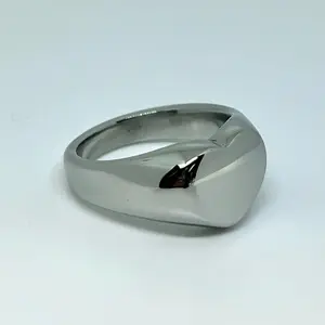 Stainless Steel Heart Signet Ring – Silver-Tone Minimalist Unisex Band