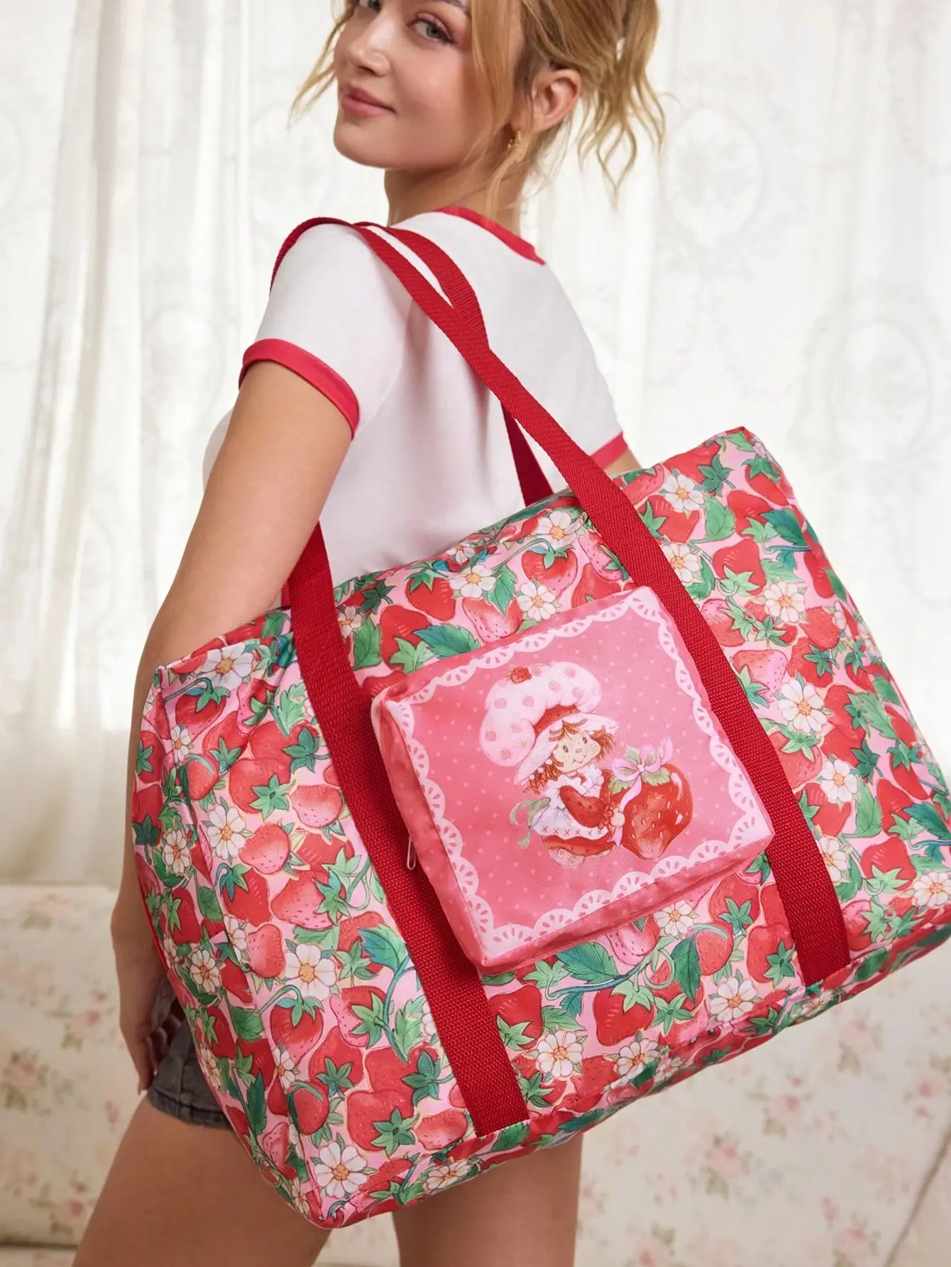 Strawberry Shortcake Cute Pastoral Travel Bag with Cartoon Character Print for Women & Students, Large Capacity Multi-Color Tote for Beach & Outings, Cute Travel Bags, Casual Travel Bags