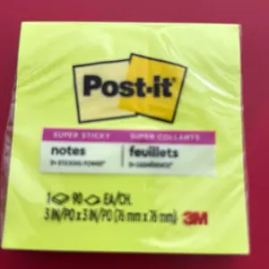 Post-it Super Sticky Notes 3M Brand 90 Sheets Per Pad 3 Inch x 3 Inch Yellow Color Super Collants Super Strong Power