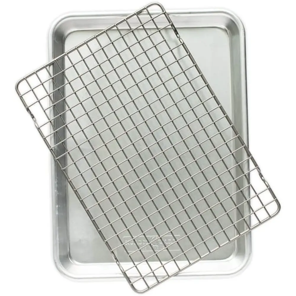 Quarter Sheet with Oven-Safe Nonstick Grid