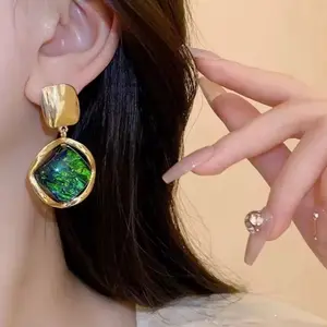 Hollow Frame Green Rhombus Resin Dangle Earrings for Women Vintage Golden Metal Square Drop Earrings Geometry Trendy Jewelry