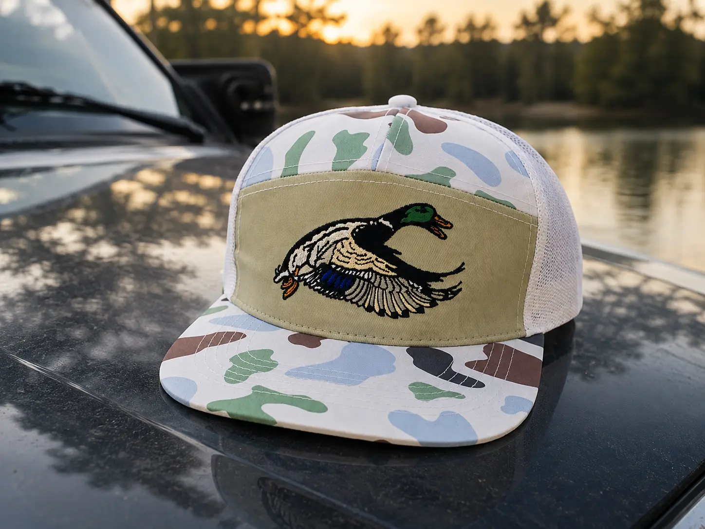 [BEST SELLER 2026] Mallard Duck Camo Trucker Hat for Men – Hunting Fishing Outdoor Cap, Flat Bill Snapback Mesh Hat, Embroidered Flying Duck Design, Adjustable Camouflage Baseball Cap for Hunting, Fishing, Camping & Outdoor Adventures