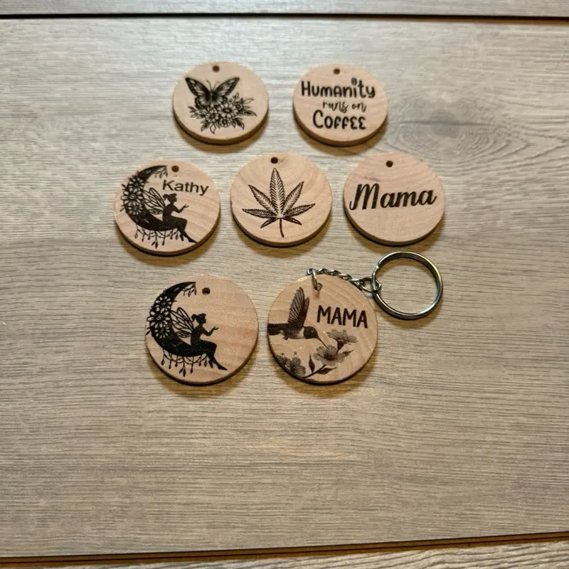 Wood Tags for Keychains - Personalized Wooden Charms with Custom Engraving Options Including "Mama" and "Kathy" Designs