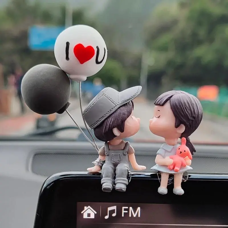 Cute Cartoon Couple Design Car Ornament Kissing Couple Figure Figurines with Balloon Ornaments for Car Dashboard Decorations