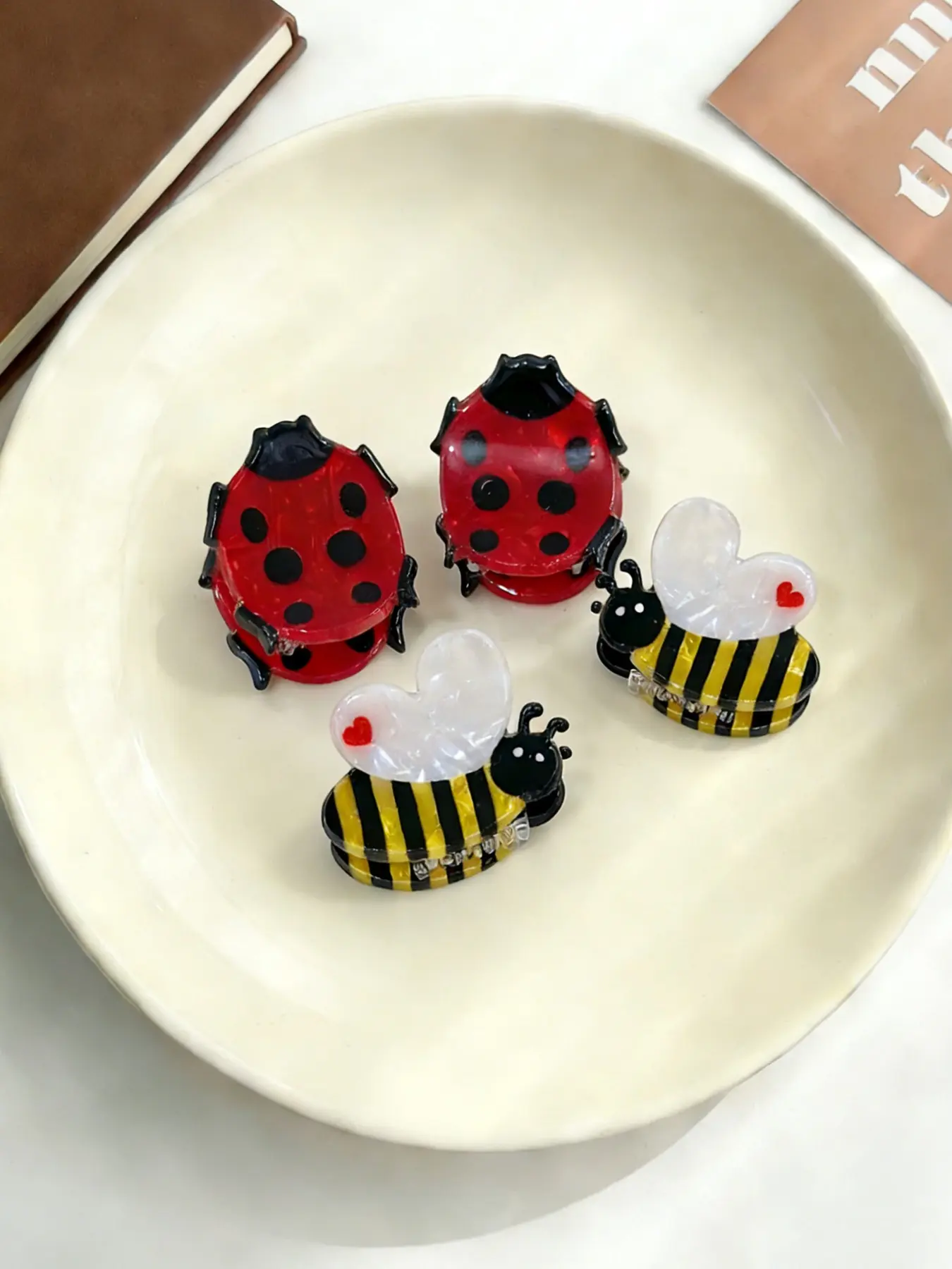 4pcs Cute Simulation Acetate Insect Hair Clips, Bee Seven-Spot Ladybug Small Flat Hair Claw Clips, Top Side Bangs Hair Accessories, Barrettes Hair Clips