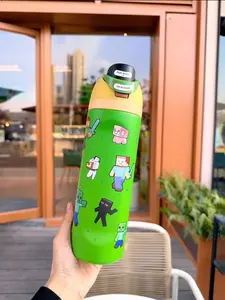 Owala 32-ounce stainless steel water bottle. - Equipped with a straw, suitable for sports, outdoor activities, travel and student sports water bottles.