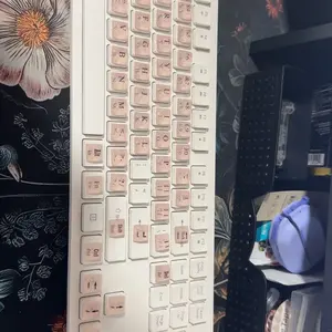 80 Pcs Self-Adhesive PC Keyboard Keys for Long Nails Typing and Gaming, ​​Anti-Damage Symbolic and Alphanumeric Keys for Nail-Art