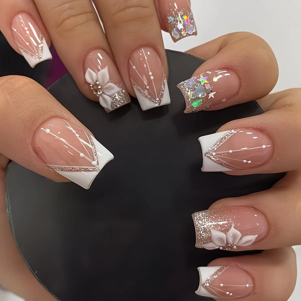 24pcs Short Medium Square Geometric Glitter Nail Art Set, Nail Art Supplies, Gradient 3D Decorative Nails, Fashion Wearable Nails, Nail Art Design, Includes File and Jelly Sticker
