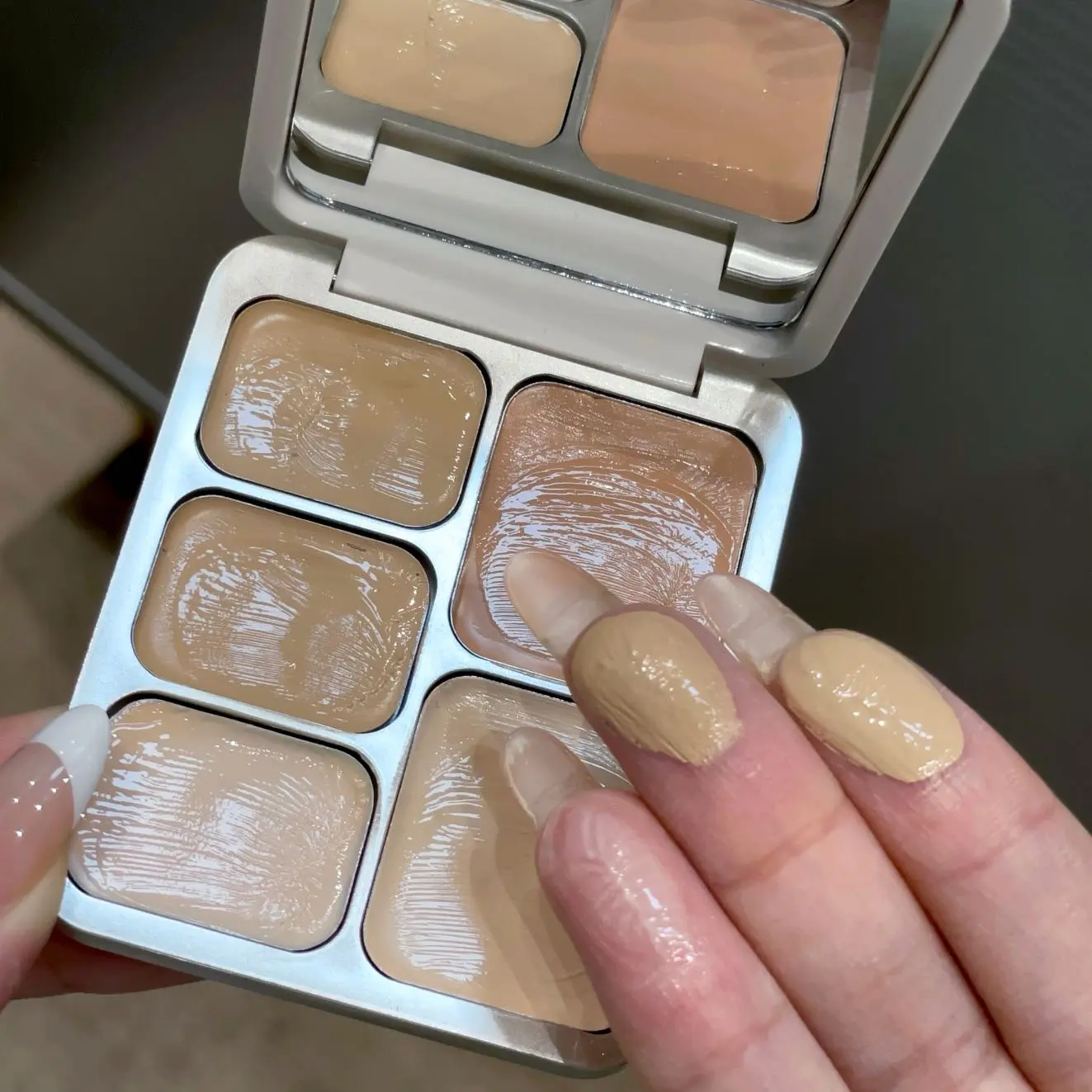 HERORANGE 5-Color Concealer Palette | Under-Eye Brightening & Crease-Proof | Correct Dark Circles, Pimples & Acne Marks | Hydrating Full Coverage Concealer for Everyday Natural Look | Beginner-Friendly