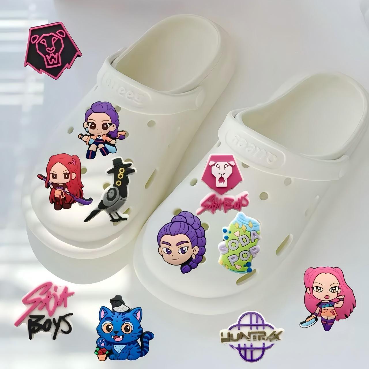 Unisex K-POP Shoe Charms — 18-Piece PVC Cartoon Soft-Rubber Shoe Accessory Set; Cute Shoe Buckles Suitable for All Ages