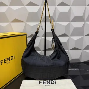 Pre-owned FENDI Nylon Shoulder Bags 7.8'' R2799 Shoulder Bag C14047631574 0107 T1 Qiqi