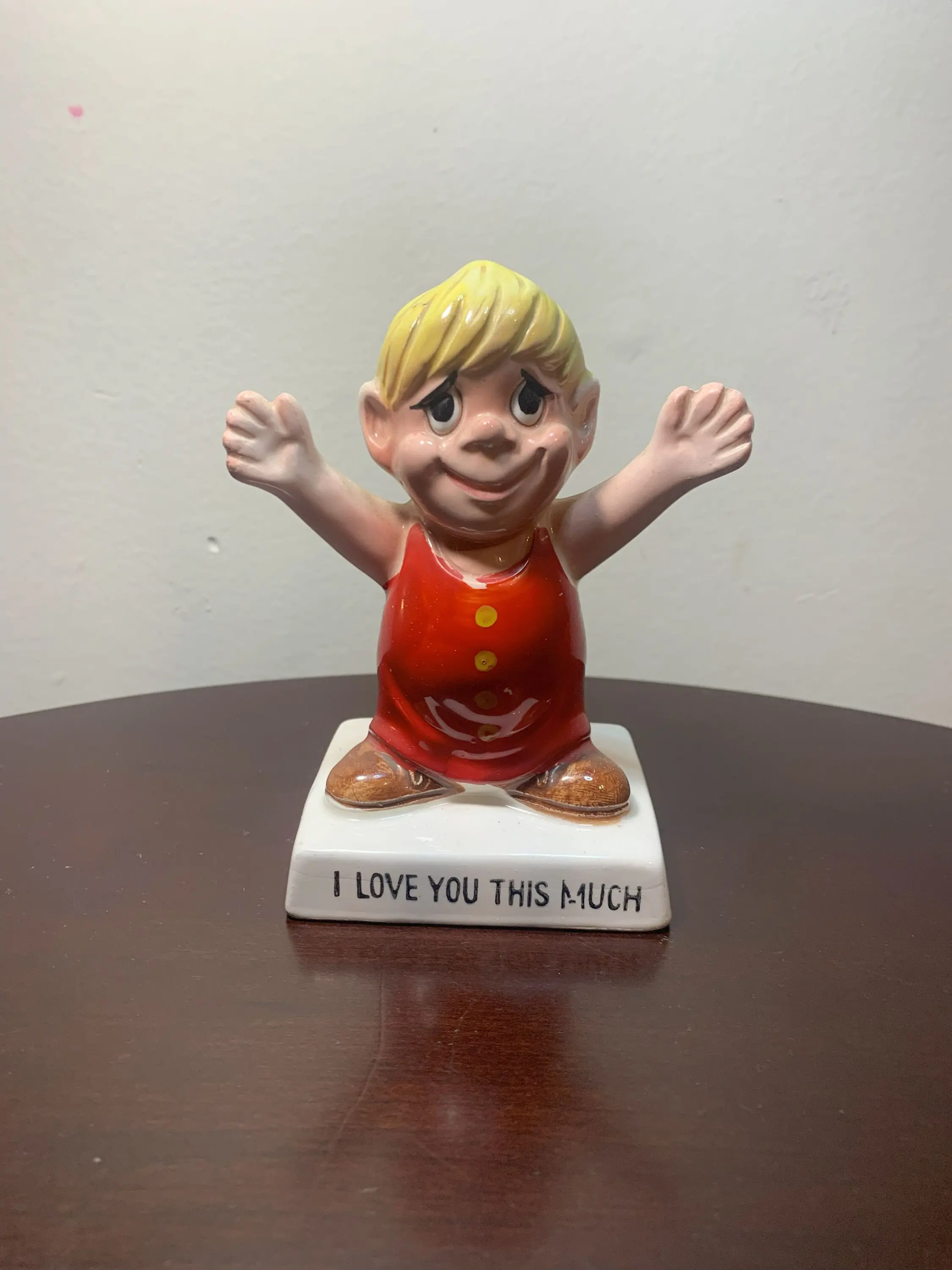 Marked Rare "I Love you this Much" A Gift For Lovers Figurine, Ceramic engraved I love you Knick Knack