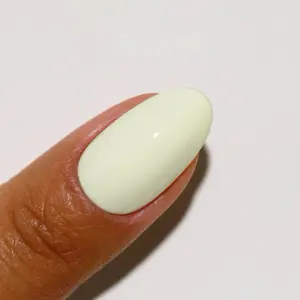 DND WALKMAN WISPY #995 Gel and Lacquer Duo nail care nail art