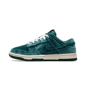 DUNK LO MNS WMNS "Green Velvet" DZ5224 300