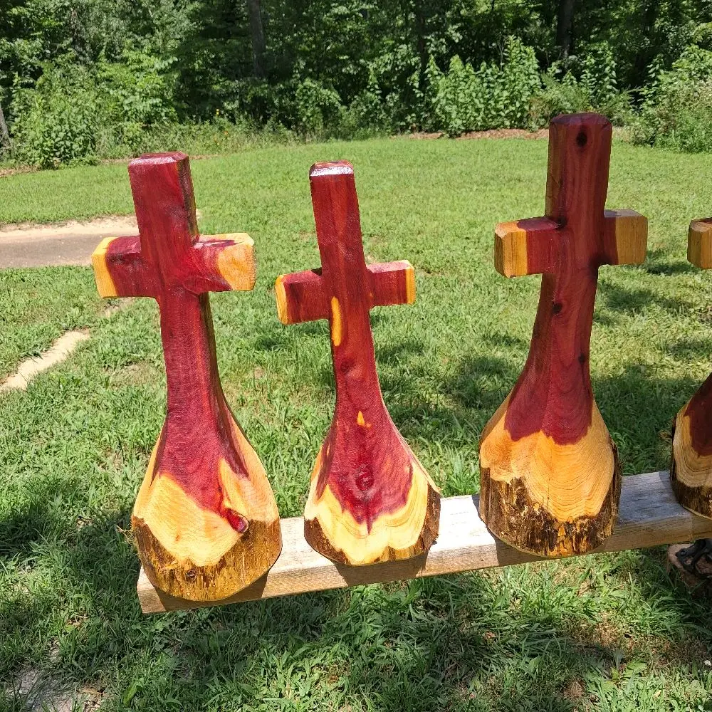 16" Cedar Cross ️