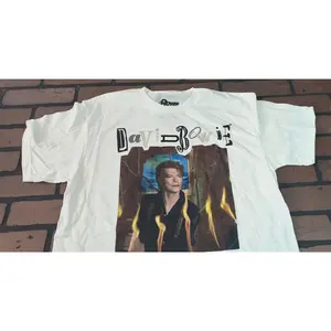 DAVID BOWIE - Retro White T-shirt ~Never Worn~ S M L XL