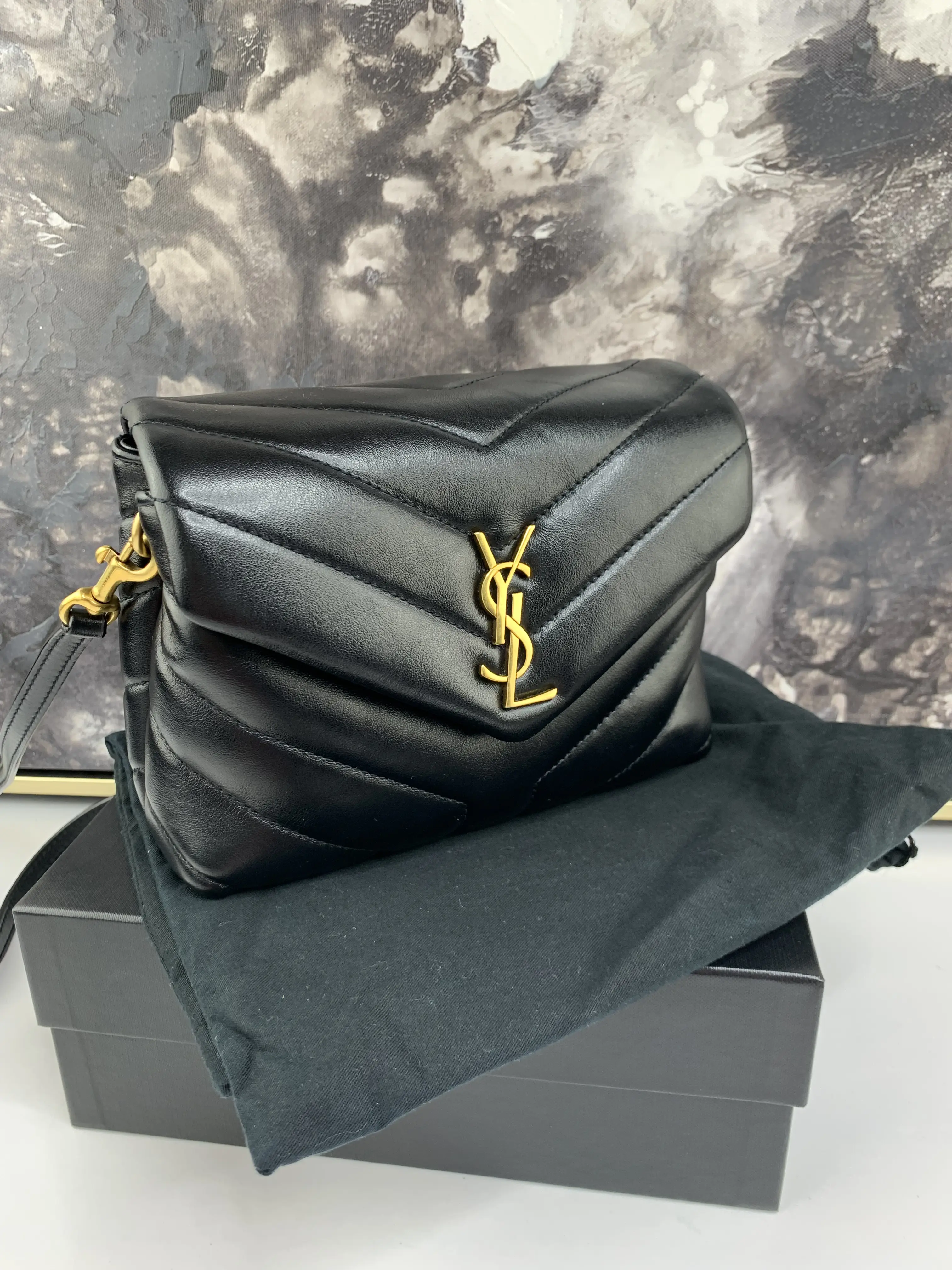 Pre-owned Yves saint Laurent leather Crossbody Bags Toy Loulou Crossbody