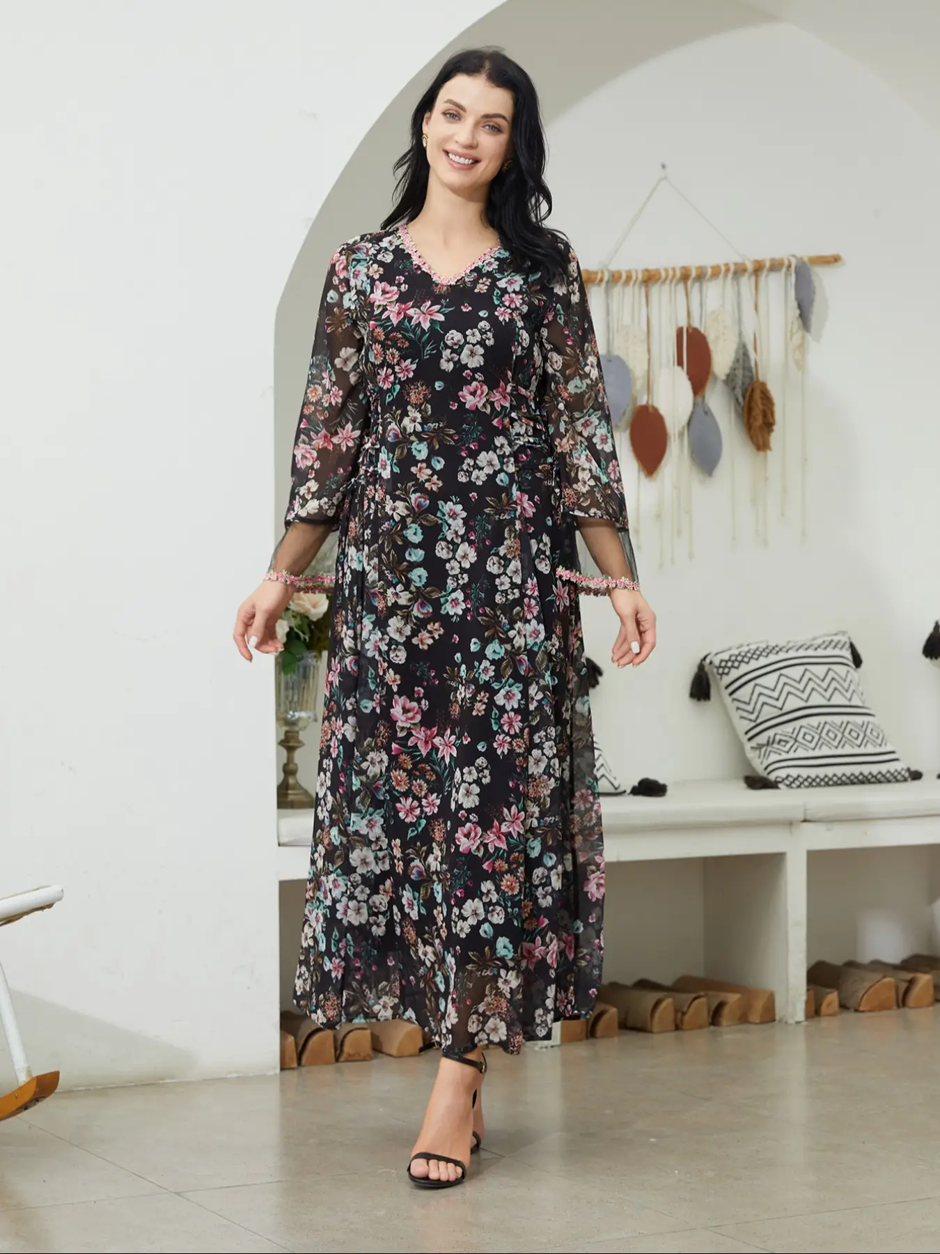 Elegant Middle Eastern Style Maxi Dress for Women, Floral Patterns with Turkish and Arabic Influences, Perfect for Special Occasions, Casual Wear