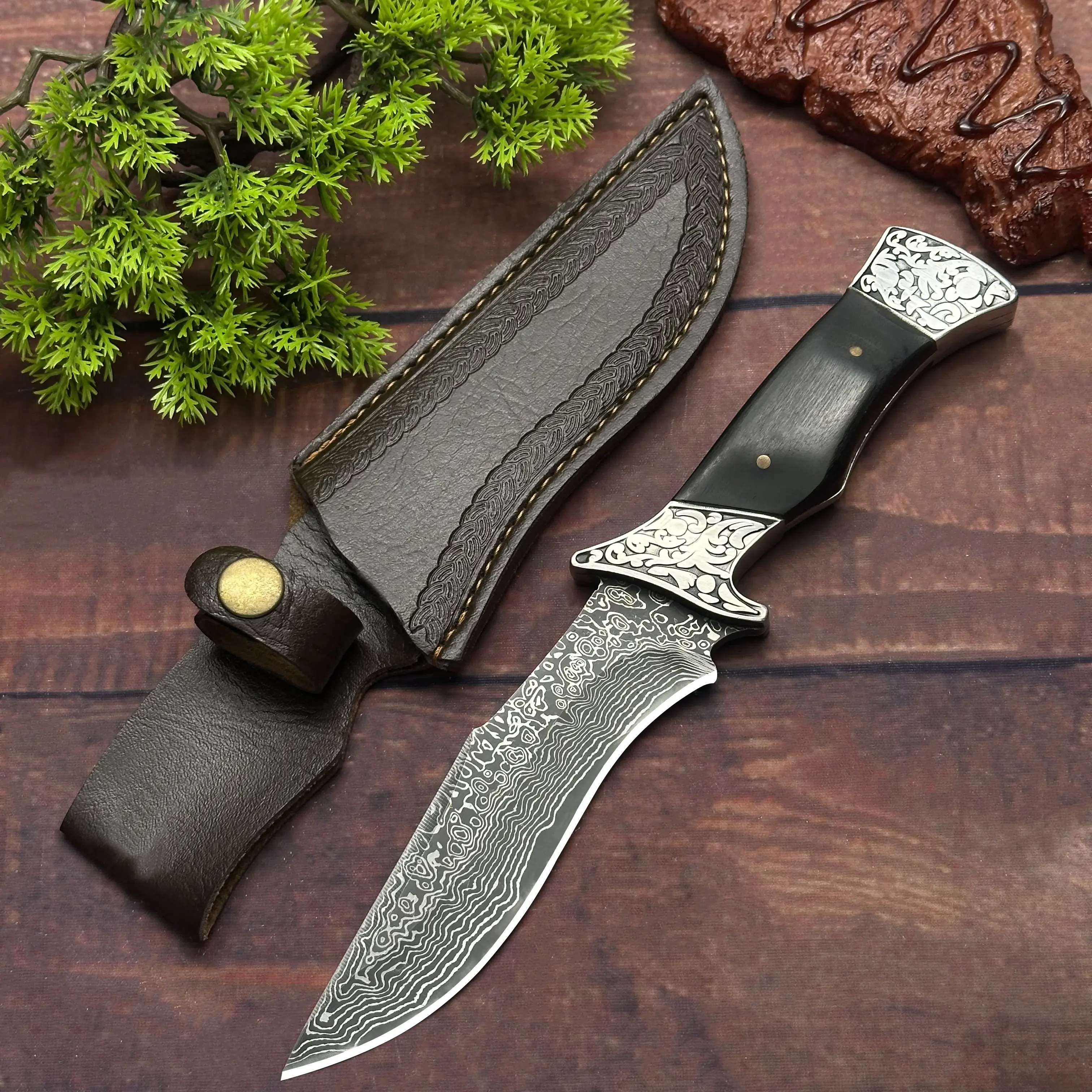 Retro Damascus-pattern camp kitchen food slicing tableware with an ergonomic comfortable grip as food prep utensil, matched with a leather storage pouch, ideal for backyard barbecues and campsite food preparation