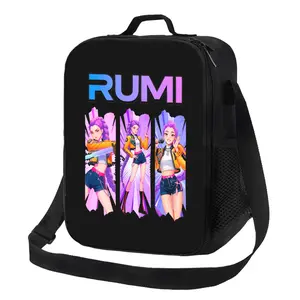 Daily commuting lunch bag with K-pop anime character print; can be carried by hand or over the shoulder as a picnic bag.