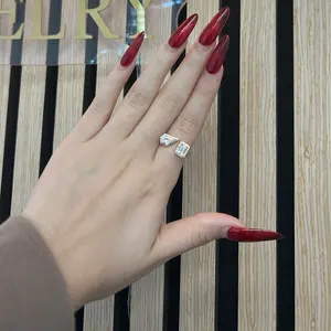 Anillo con diseño de cuadrado en plata 925