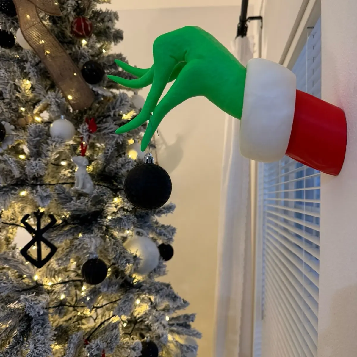 3d printed naughty Christmas hand Decor 3d printed naughty Christmas hand Decor