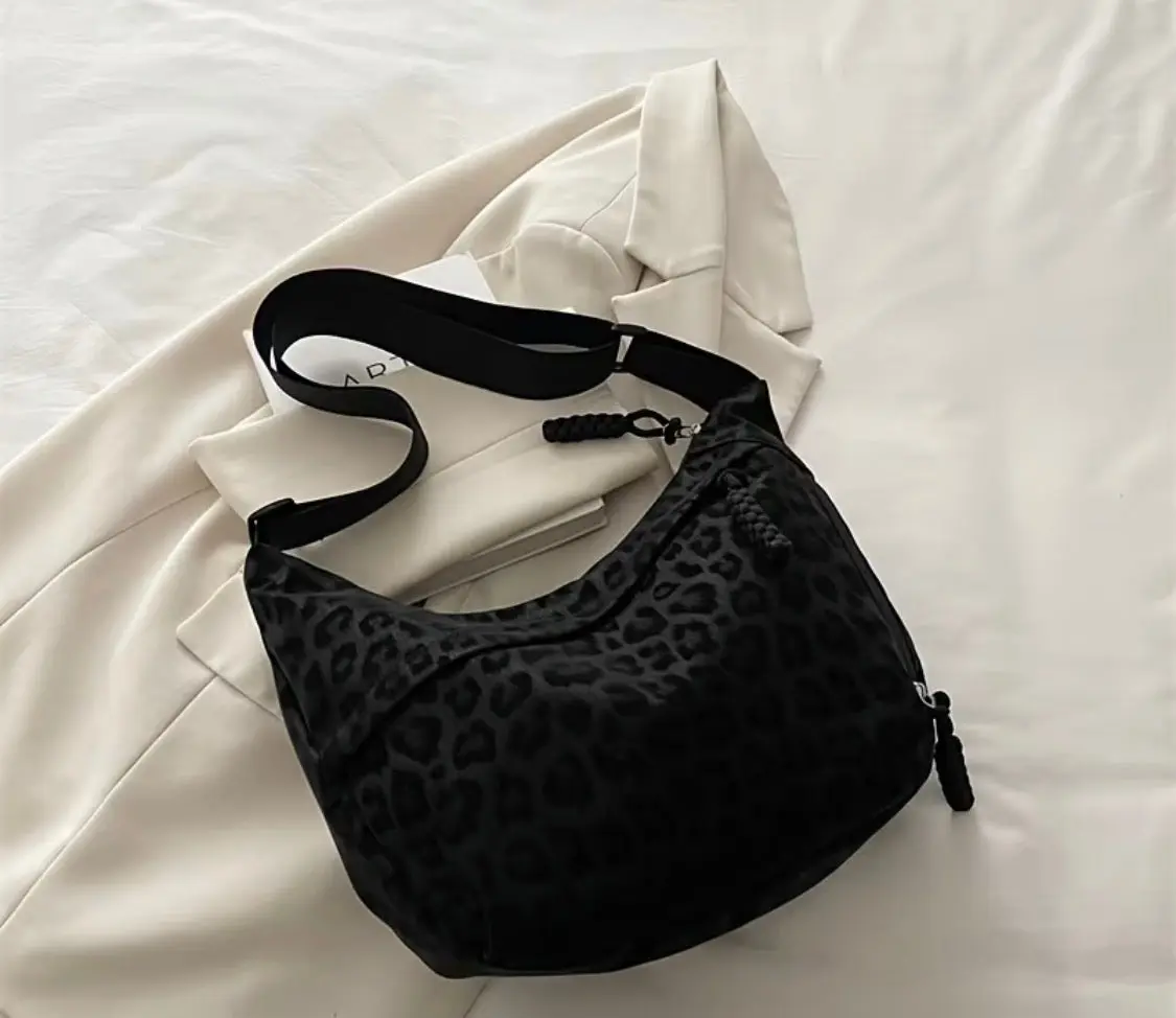 BLACK LEOPARD PRINT CROSSBODY BAG
