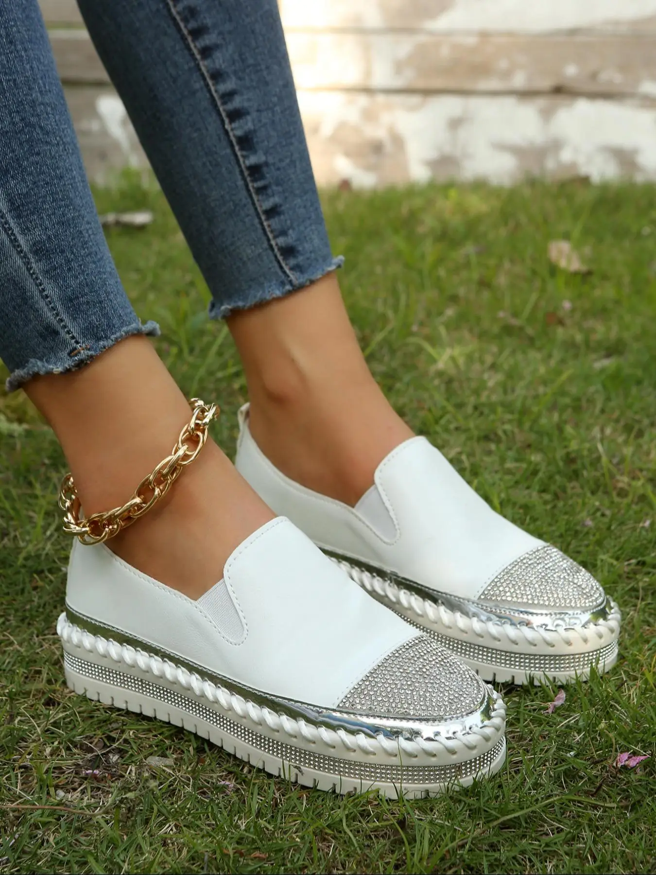 1 Pair Women's Elegant Rhinestone Decorated Slip on Flats, Casual Comfortable Glittering Round Toe Flat Shoes for Spring & Fall, Fashionable All-match