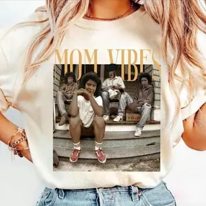 Black Woman Retro 90’s Mom Vibes T-shirt-Sweatshirt , Sitcom moms, Funny Mom, Mom Life, Mother's Day Gift, Cool Mom Gifts, Thug Life.Full size full color,Unisex for men and women.