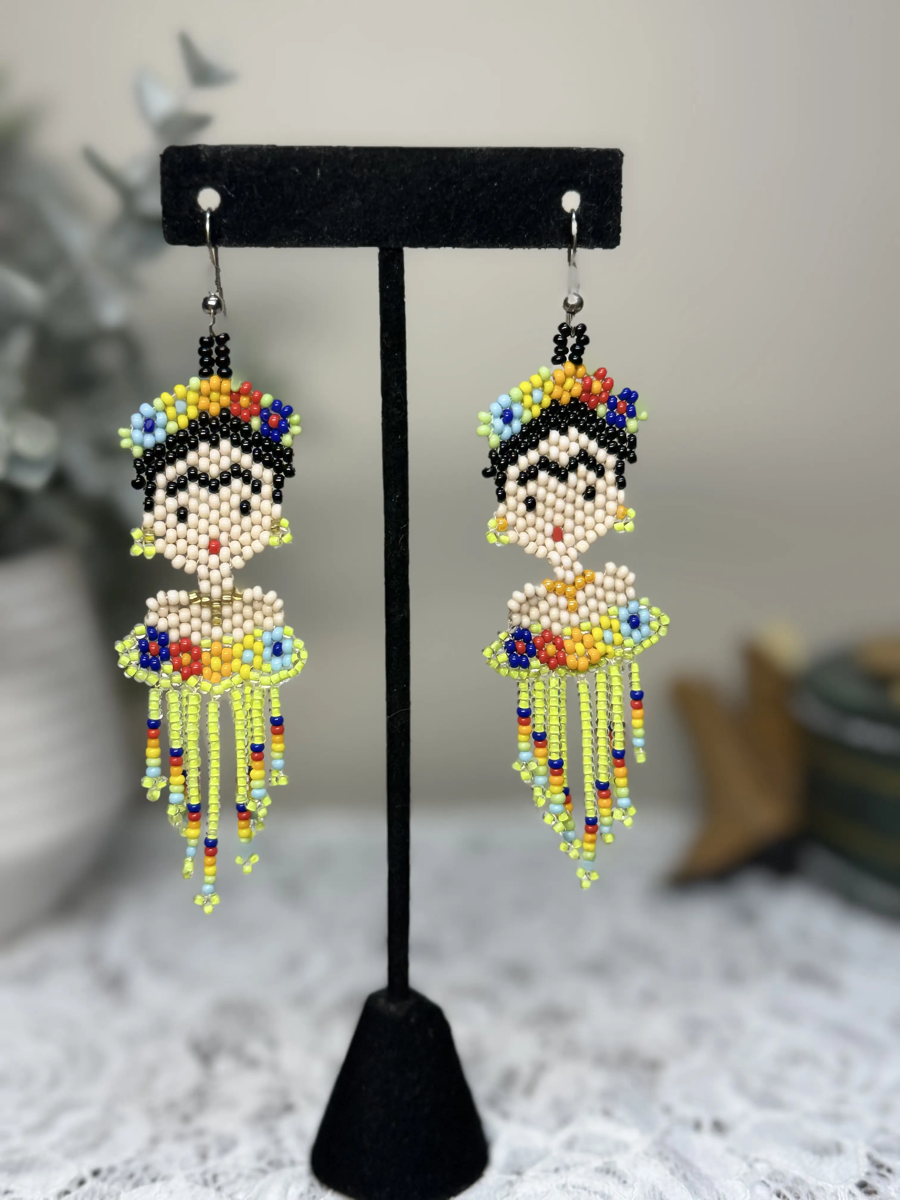 Aretes Colgante de Frida- Earring Handmade- Huichol- Made in Mexico