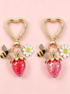 Cute Daisy Bee Strawberry Bag Charms Keychain, Floral Pattern Keychain, Floral Purse Accessories Strawberry Bag Chain with Daisy & Bee Pendant Heart Lobster Clasp Key Ring for Women Handbags Backpack Car Key Fob