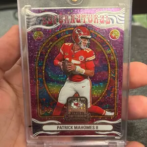2024 Panini Contenders-SuperNatural #1 Patrick Mahomes football cardladder