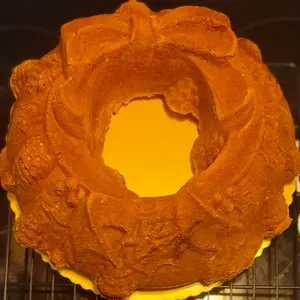 PushBack Pound Cakes - Classic Taste with Unique PushBack Design for Breakfast Tea Time or Dessert