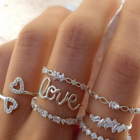 Fashion Hollow out Heart & Letter Design Rhinestone Decor Ring for Valentine's Proposal, Fashion Jewelry for Galentinesparty, Daily Clothing Decor, Trendy All-match & Exquisite Jewelry for Birthday Gift, Rhinestone Iced Out