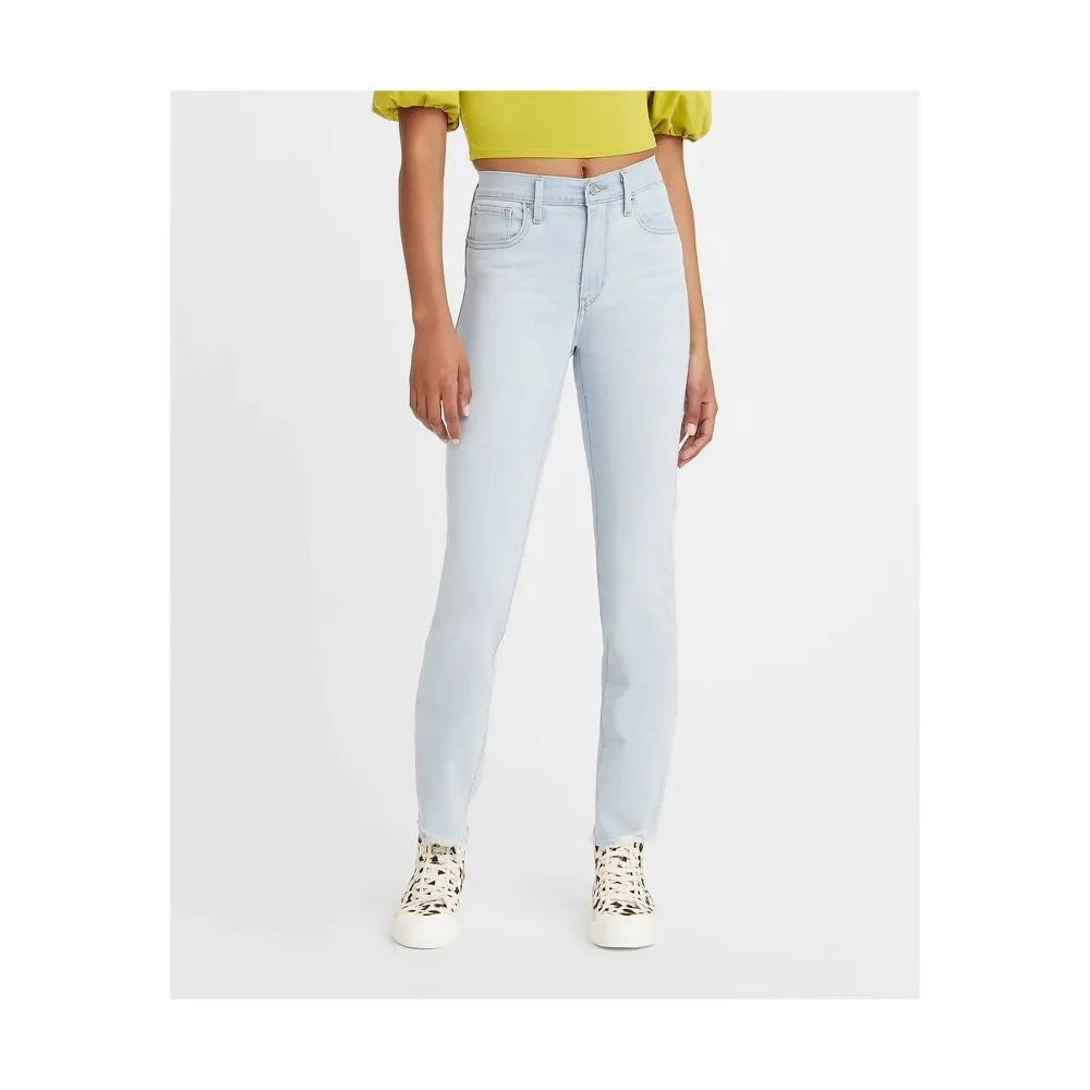 Levi's Women's 724 High-Rise Straight Leg Slim Jeans, Women's Bottoms Clothes with Polyester Fabric, Zipper, Button Closure Garment