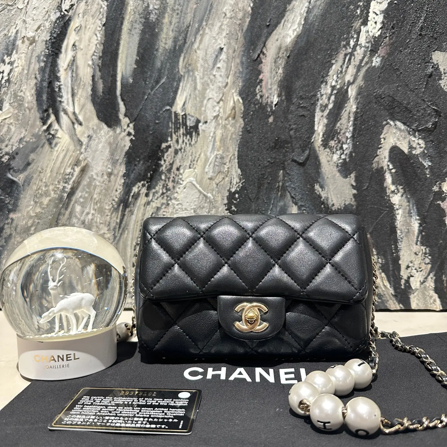 Pre-owned CHANEL Classic black Leather Crossbody Bag with Gold Hardware and Monogram Pattern