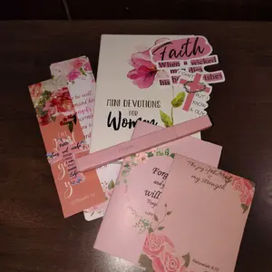 Pink Devotional Core Bundle - Mini Devotions for Women with Floral Design and Inspirational Quotes