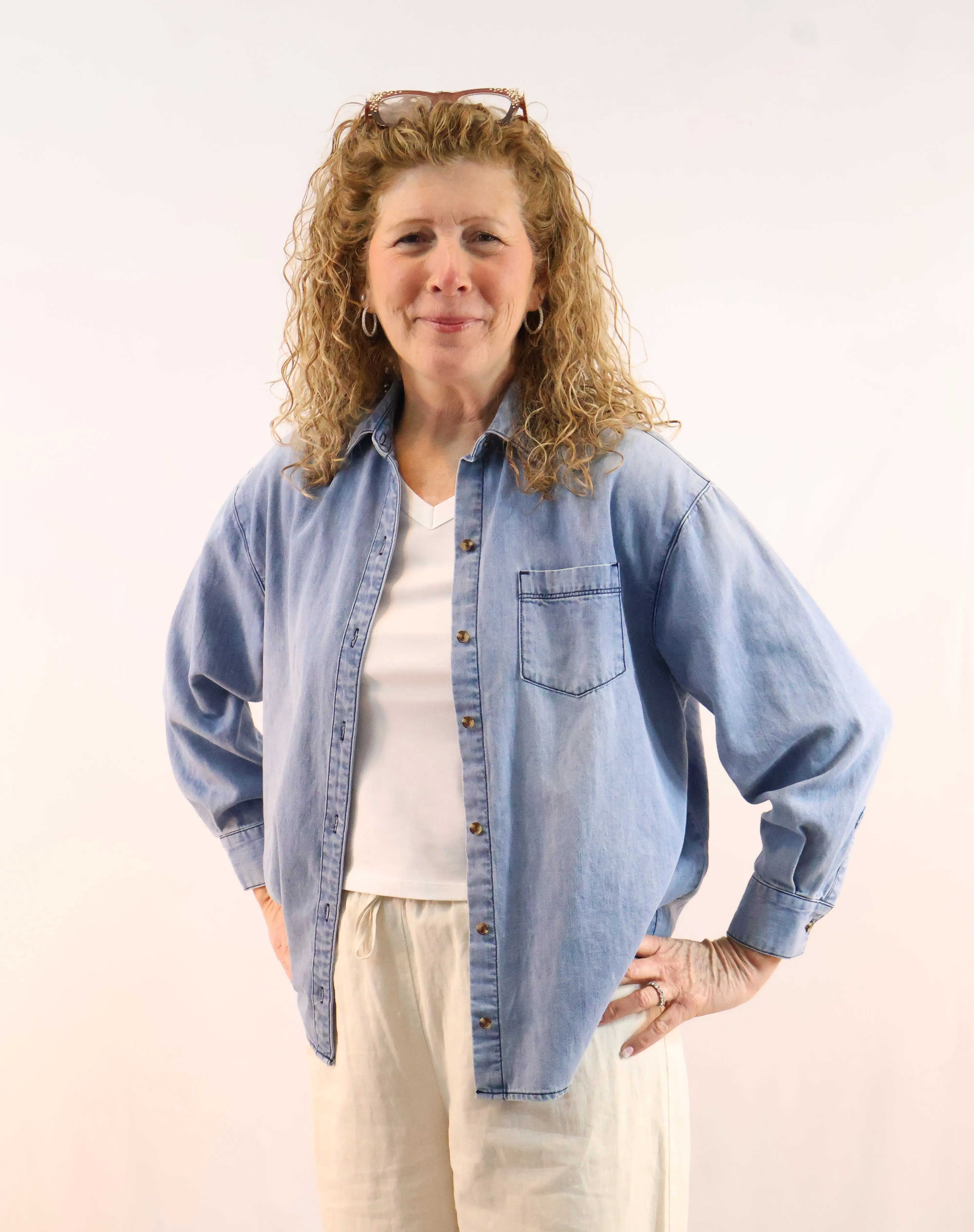 Women's Chambray Blouse, Casual Long-Sleeve Button-Down Shirt for Daily Wear
