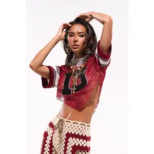 LUCKY LACE JERSEY TOP IN BURGUNDY