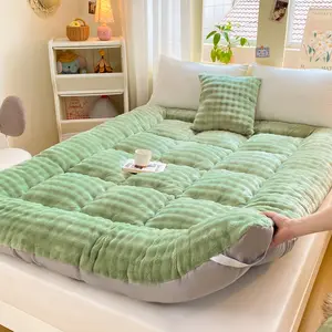 1pc Pure Color Rabbit Fur Ultra Soft Warm Thick High Quality Mattress, Milk Wool Fabric, Foldable, Suitable for Bedroom, Dormitory, Car Hotel