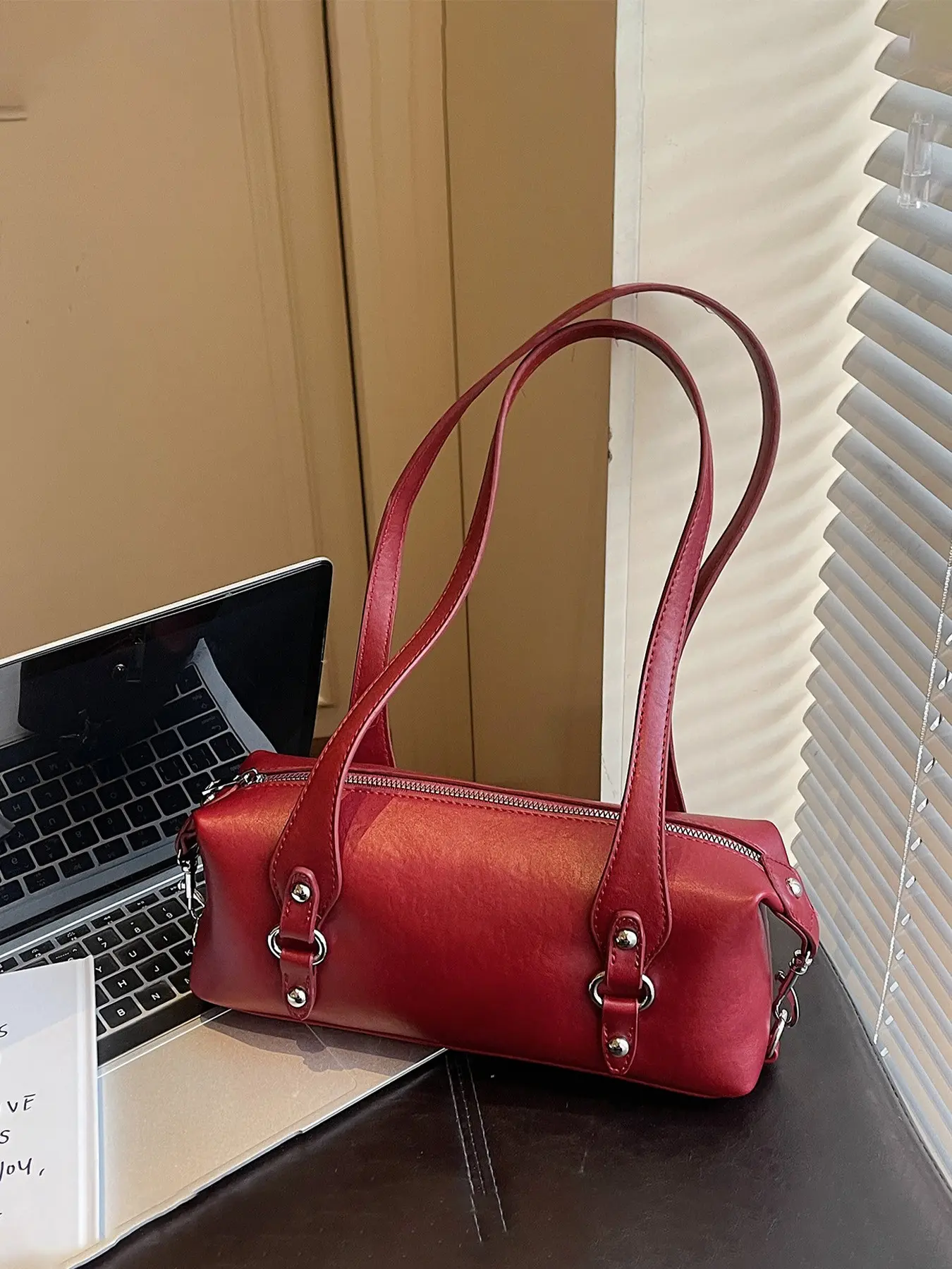 Ladies' fashionable and simple casual shoulder bag with solid color design suitable for daily commuting, shopping, dating, gift giving, ladies' essential armpit bag Everyday Bag