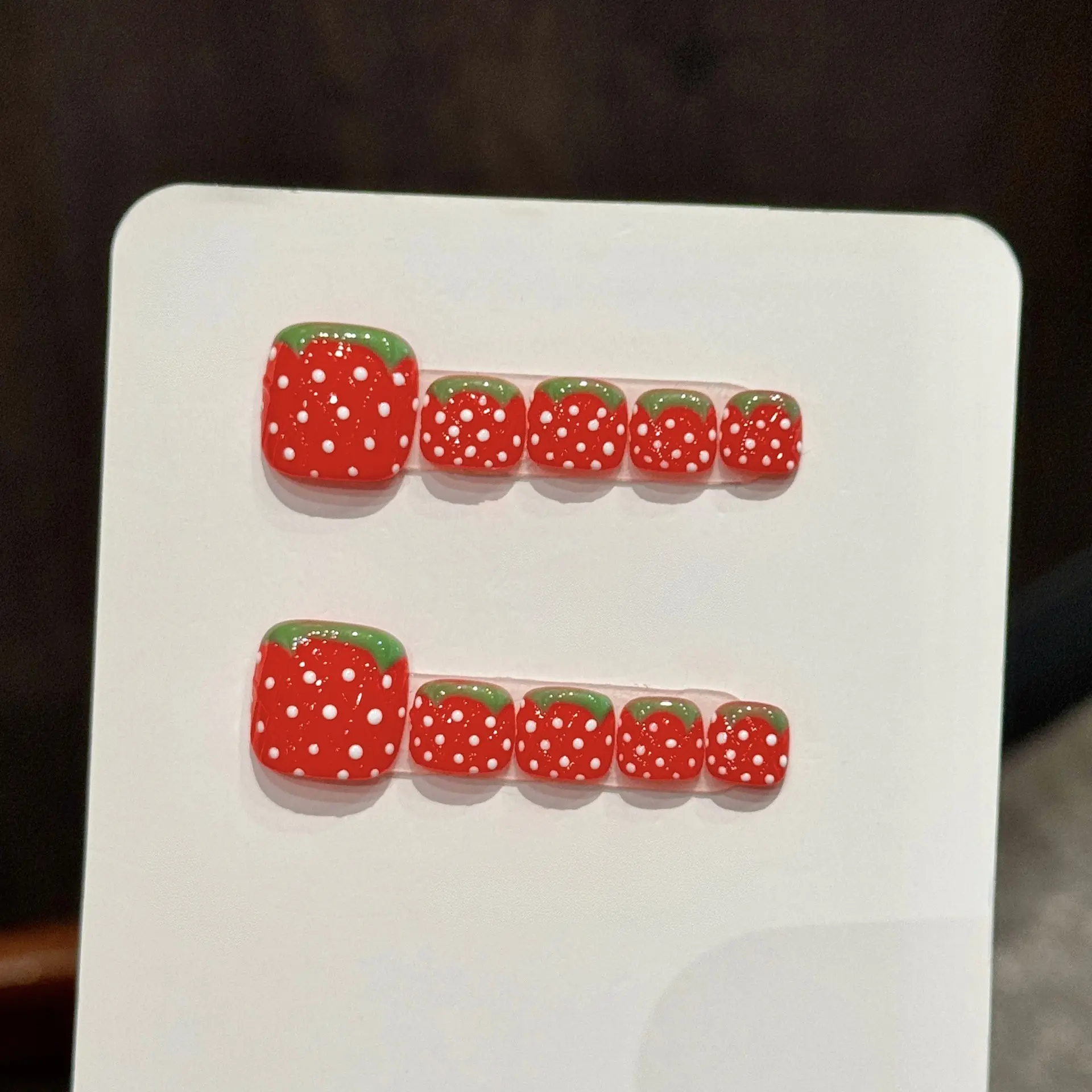 10pcs Handmade Press-On Foot Nails, Pretty False Toe Nails, Fake Toenails, Strawberry Polka Dot, Summer Fruit Nail Art, Nail Design, Cute and Elegant, Suitable for Women