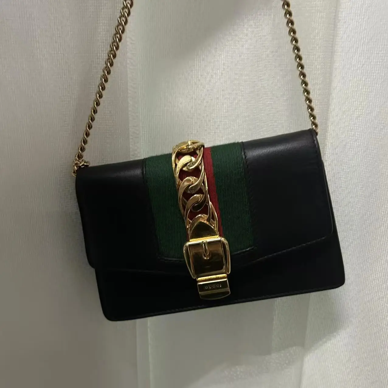 Pre-owned GUCCI GG Mini Black Sylvie Crossbody Bag Convenient and Stylish, Boasting Elegant Details, Fits Easily Into Any Bag