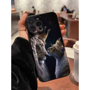 Lion Couple Colored Drawing Anti-Fall Phone Cover With Straight Hole Suitable For IPhone17/IPhone17 Air/IPhone17 Pro/IPhone17 Pro Max/16 Pro Max/15 Pro Max/14 Pro Max/13 Pro Max/12 Pro Max/11 Pro Max