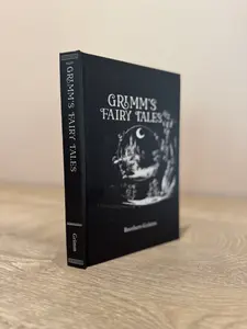 Grimm's Fairy Tales bv The Brothers Grimm - Black Spine Book Collection